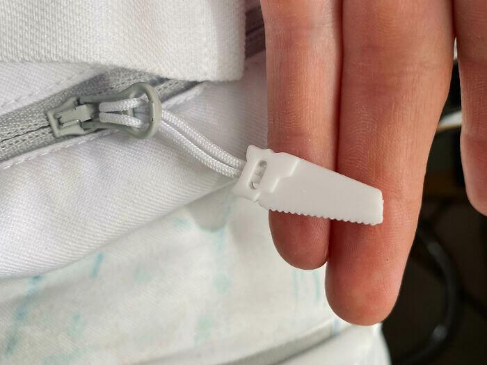 Someone Discovered This Tiny Saw On Their Zipper
